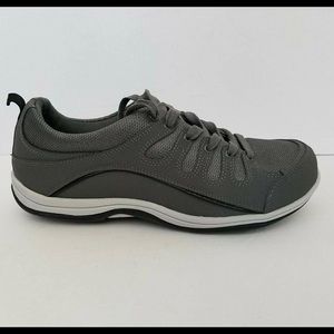 easy street ellen sneaker